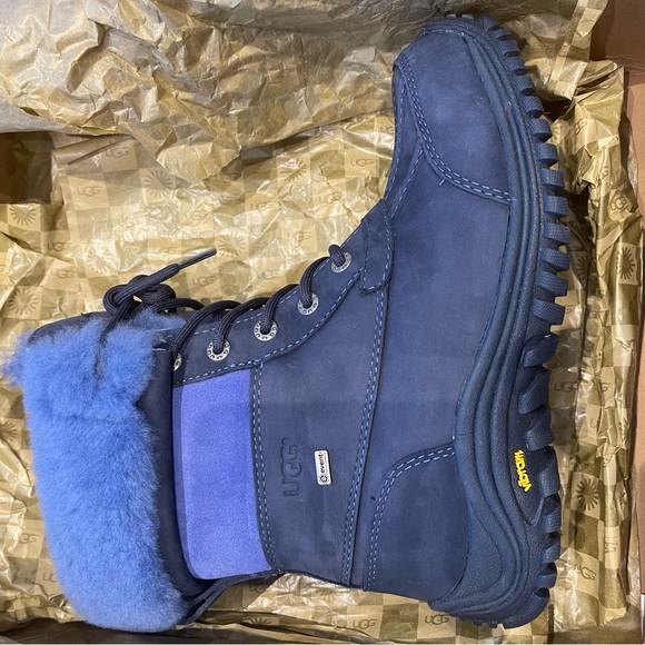 UGG Women's Fur-Lined Winter Boots Adirondack III Navy blue size 8 new with box - Picture 5 of 11